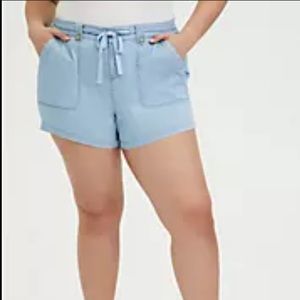 Torrid Chambray Blue Shorts NWT